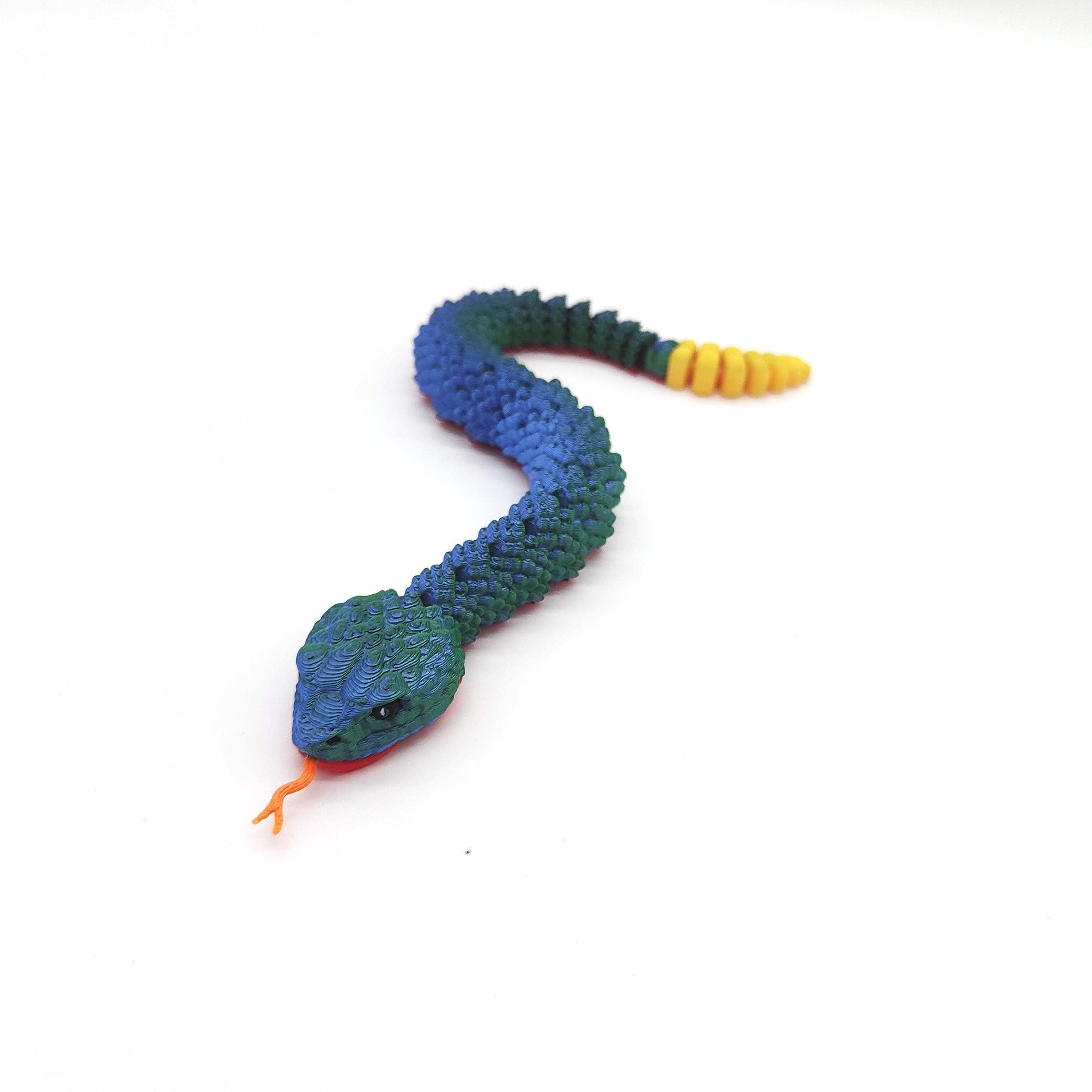 Realistic 3D-Printed Articulated Rattlesnake with Vibrant Colors and Movable Segments – A Striking Decorative Piece or Educational Toy